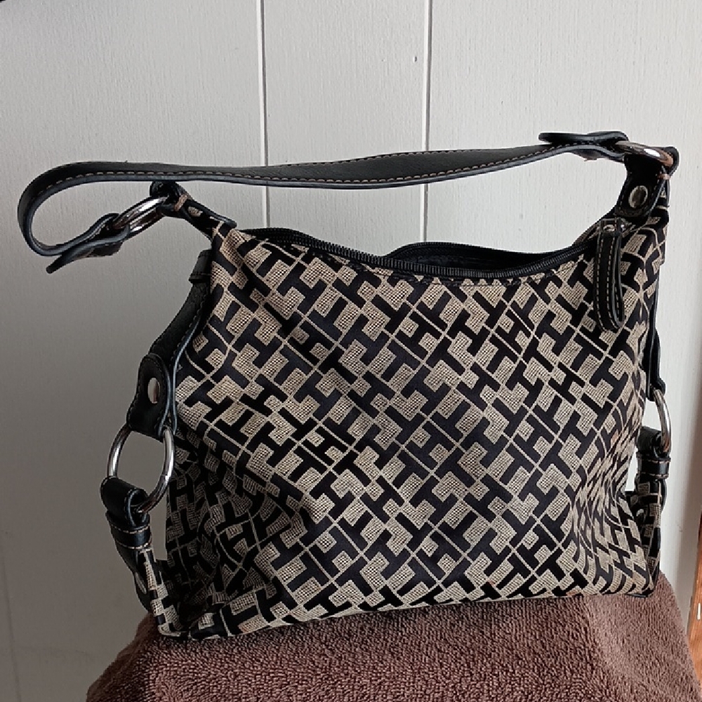 Tommy Hilfiger Woman's Classy Hand Bag